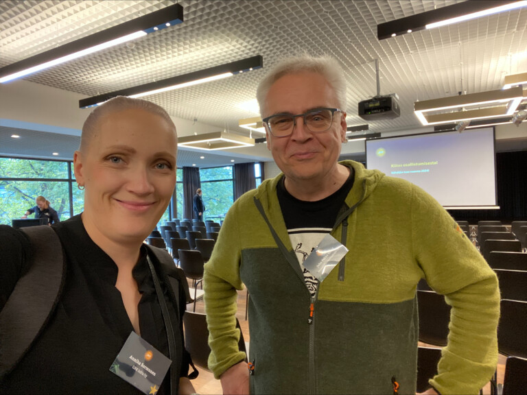 Hallituksen varapuheenjohtaja Annika Sormunen ja puheenjohtaja Juha-Pekka Salmi